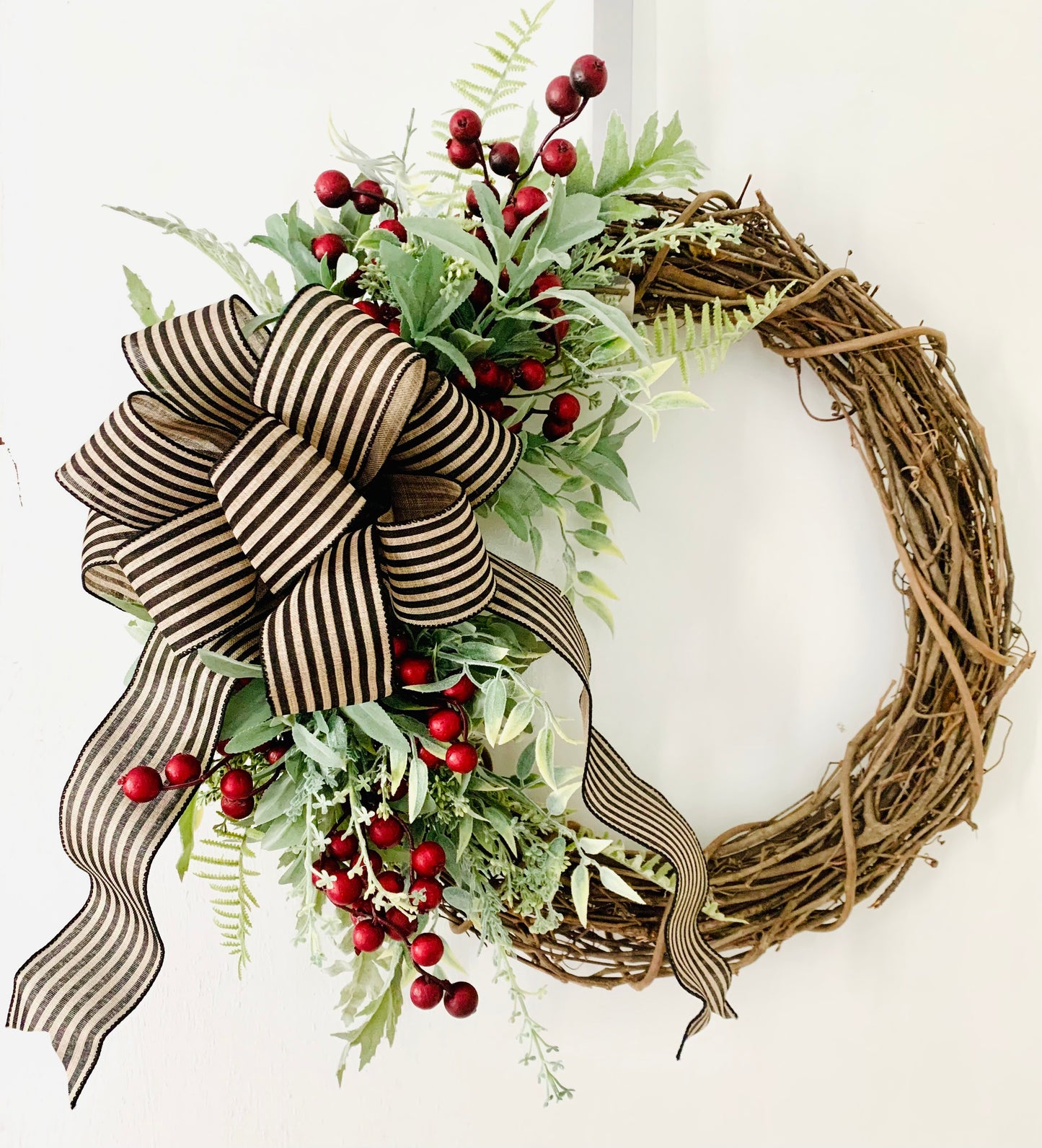 Farmhouse Winterberry Grapevine