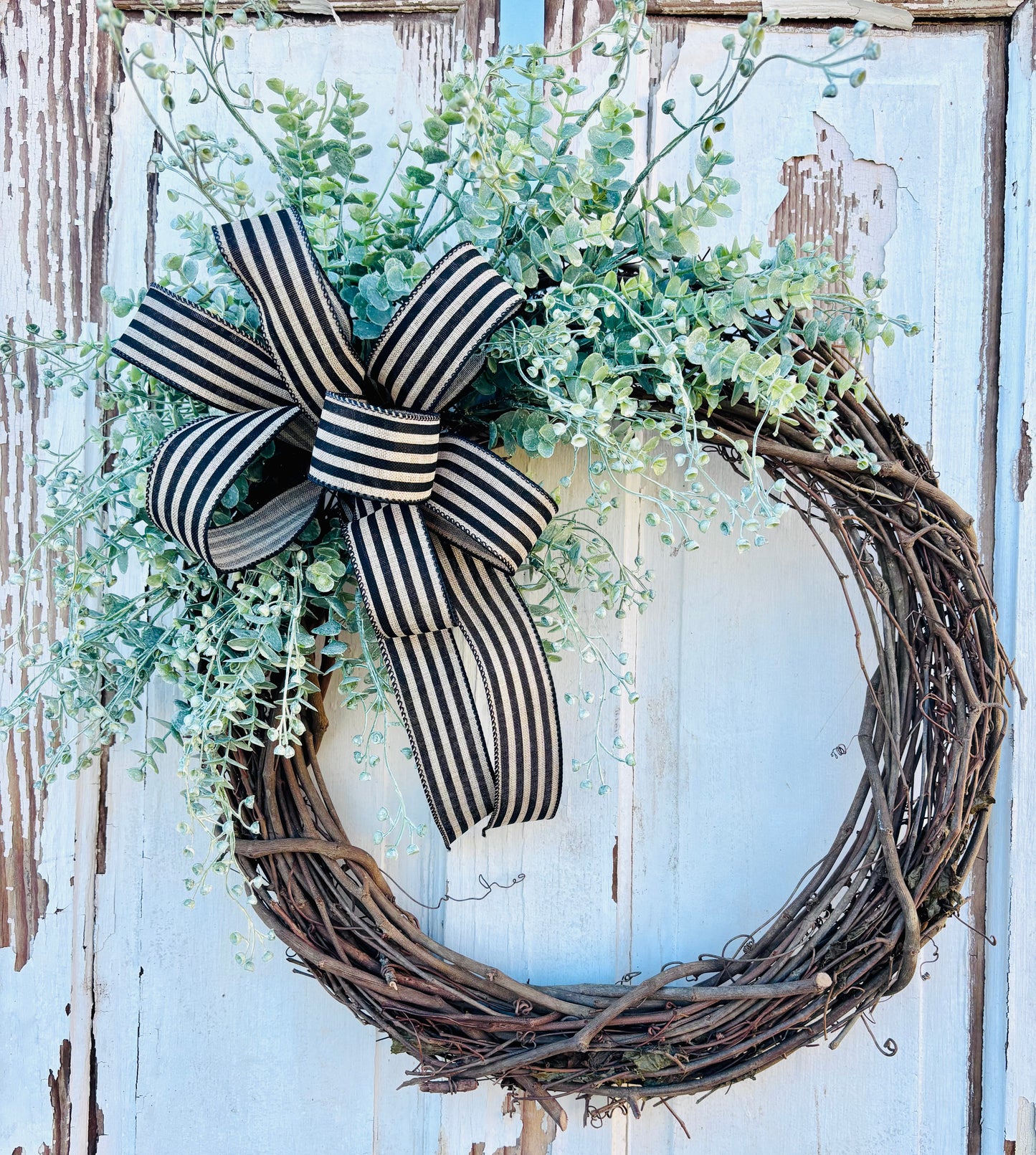 Farmhouse Classic Eucalyptus Greenery Grapevine