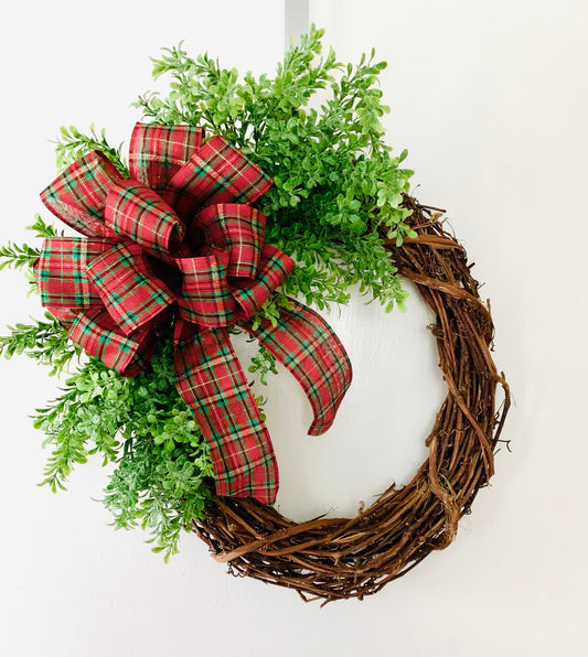 Christmas Plaid Classic Boxwood Grapevine
